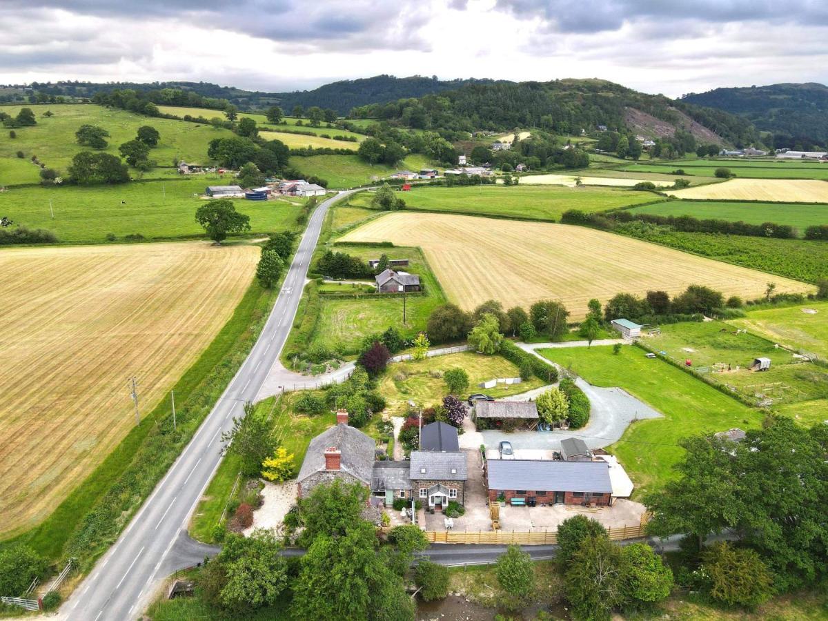 Maesnewydd Cottage Welshpool Eksteriør billede